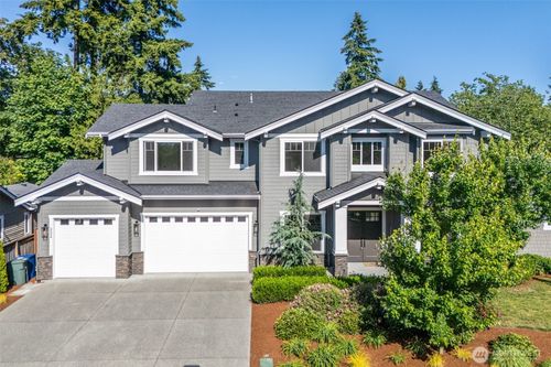 222 106th Ave Se, Bellevue, WA, 98004-6216 | Card Image