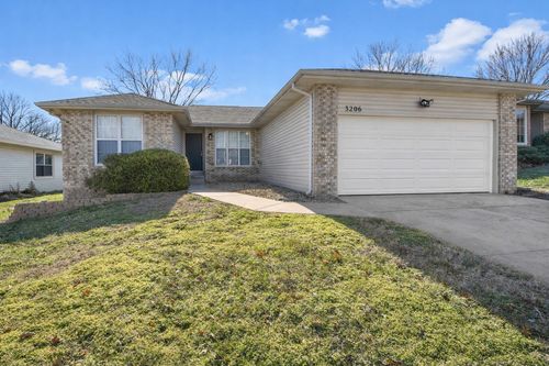 3206 E Lark St, Springfield, MO, 65804-6682 | Card Image