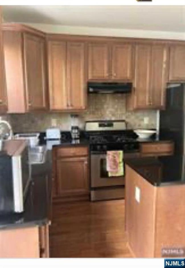 94 Osprey Ct, Townhouse with 2 bedrooms, 3 bathrooms and null parking in Secaucus NJ | Image 8