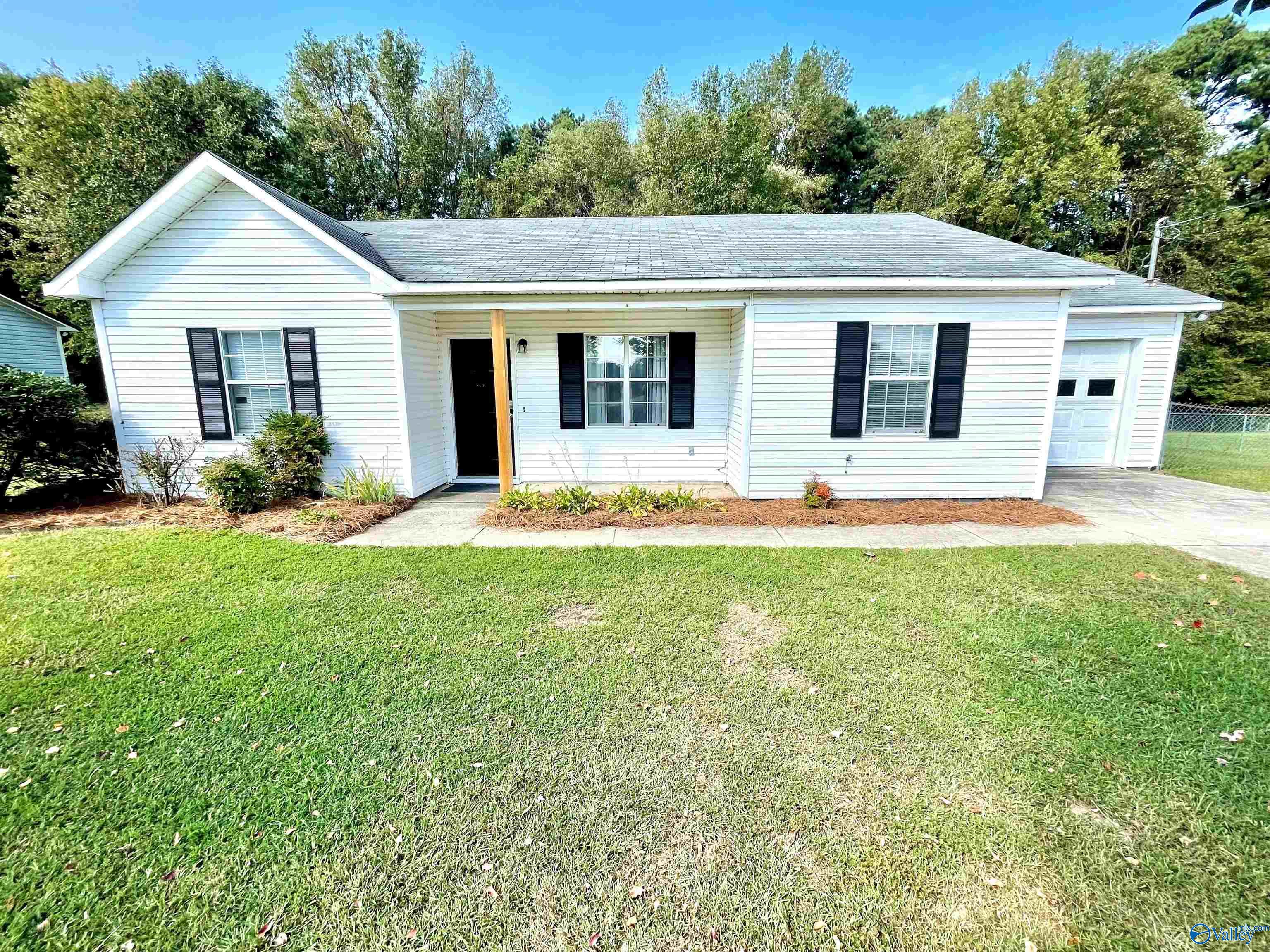 Southern Meadows Dr, Boaz, AL 35957