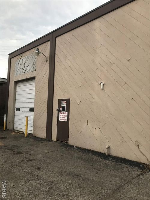 warehouse-6780 Southwest Avenue, St Louis, MO, 63143 | Card Image