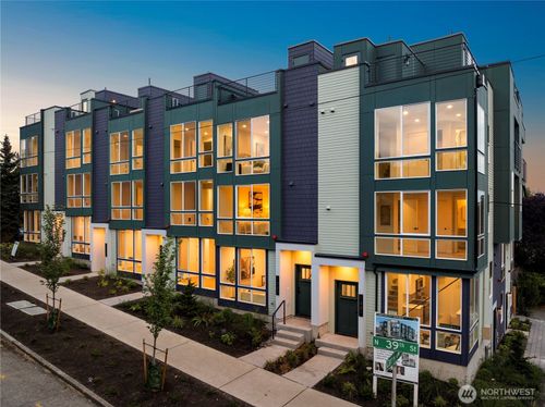 3852 Carr Pl N, Seattle, WA, 98103 | Card Image