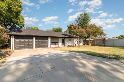 808 Gregory Ave, Bedford, TX, 76022-7843 | Card Image