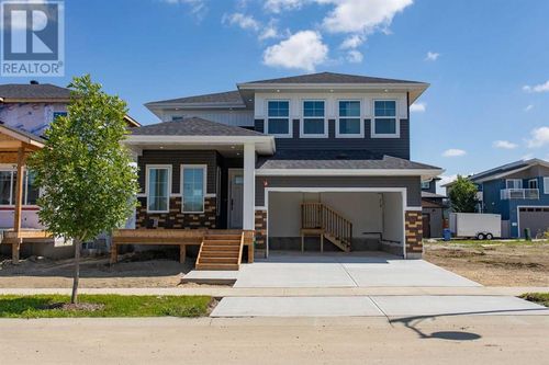 17 Thatcher Ave, Red Deer, AB, T4P0Y6 | Card Image