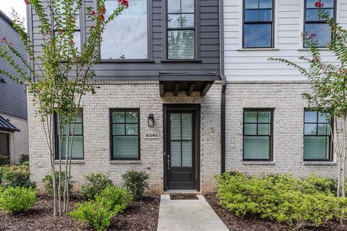 6595 Beacon Dr, Atlanta, GA, 30328-2983 | Card Image