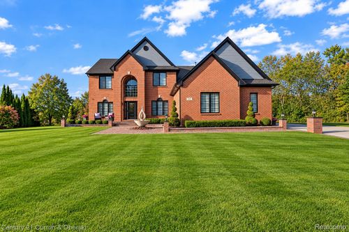 653 Holbrooke Dr, Canton, MI, 48187-5902 | Card Image