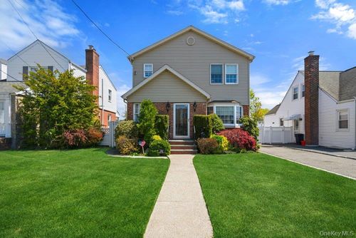 296 Euston Rd S, Garden City, NY, 11530-5302 | Card Image
