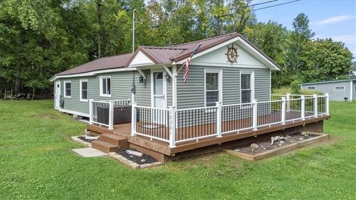 10301 Nebraska Ave, Wolcott, NY, 14590-9211 | Card Image