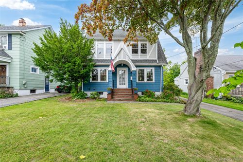 10 Mohegan Rd, Ossining, NY, 10562-3811 | Card Image