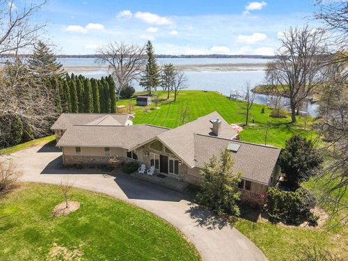 N6472 Shorewood Hills Rd, LAKE MILLS, WI, 53551-9770 | Card Image