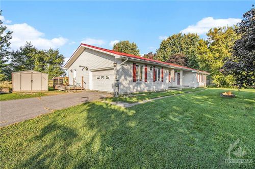 {{alt}} | Card Image