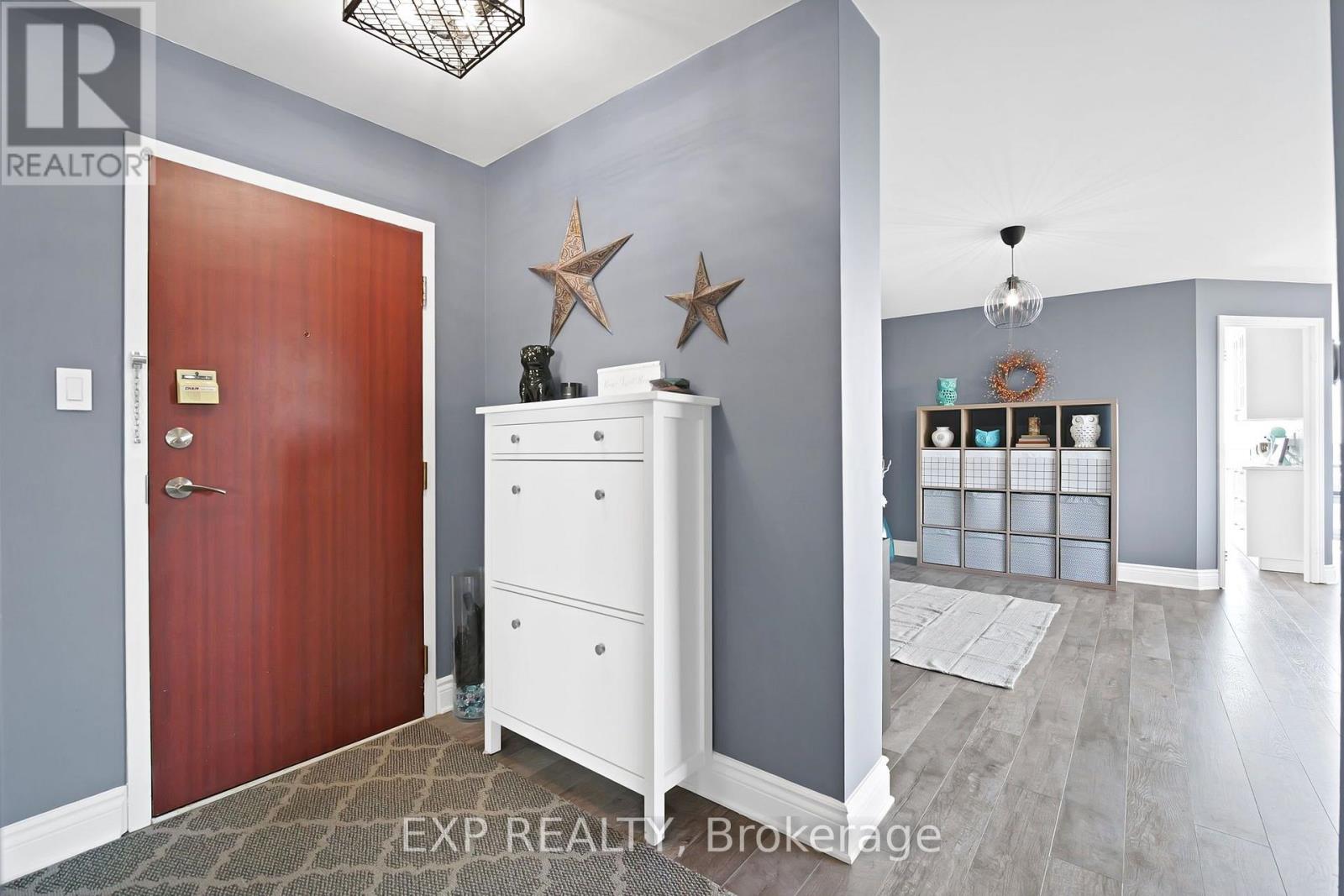 Residential in Mississauga (Erindale) 4