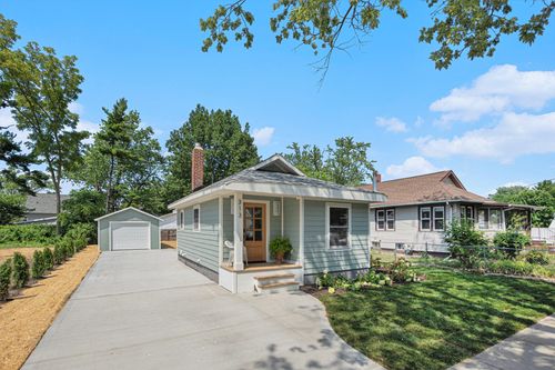 313 Lyon St, South Haven, MI, 49090-1748 | Card Image