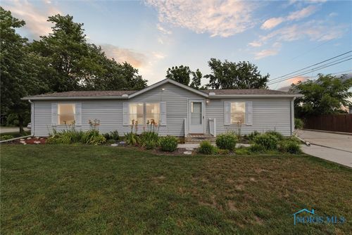 25528 Broad St, Perrysburg, OH, 43551-2015 | Card Image