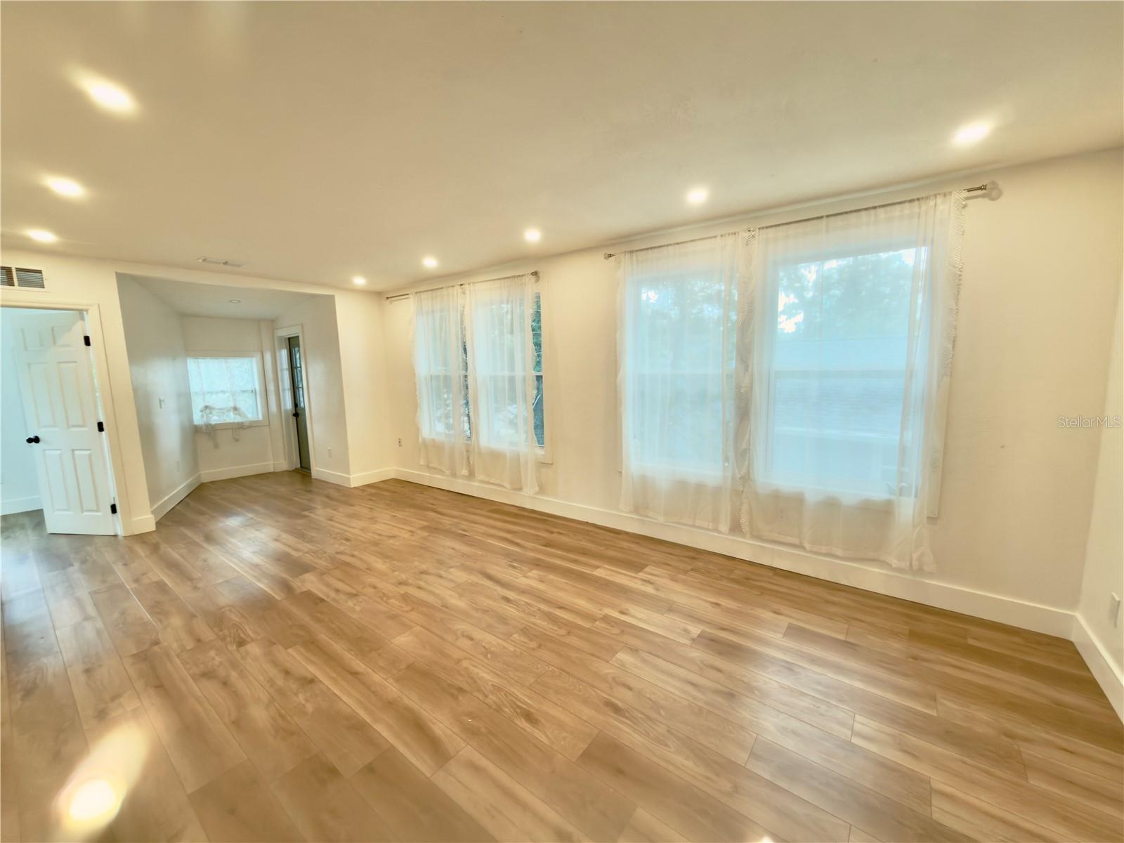Residential Lease in ST PETERSBURG 3