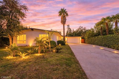 979 Kevin Ave, Redlands, CA, 92373-5855 | Card Image