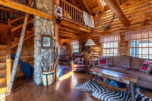 484 Route 12, Hartland, VT, 05048-8109 | Card Image