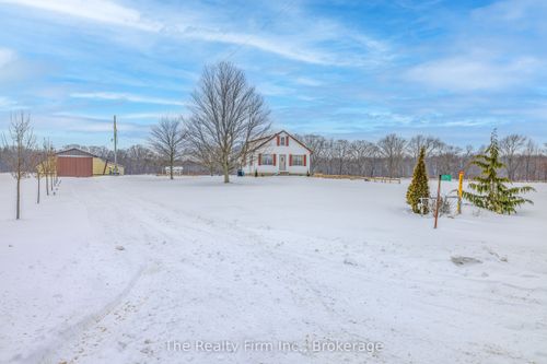 575 Jackson Side Rd, Courtland, ON, N0J1E0 | Card Image