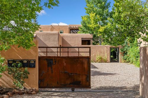 992 and 994 Old Pecos Trail, Santa Fe, NM, 87505 | Card Image