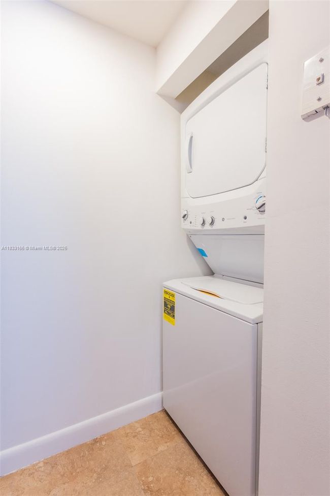 APT-101 - 50 Ocean Lane Dr, Condo with 3 bedrooms, 2 bathrooms and null parking in Key Biscayne FL | Image 26
