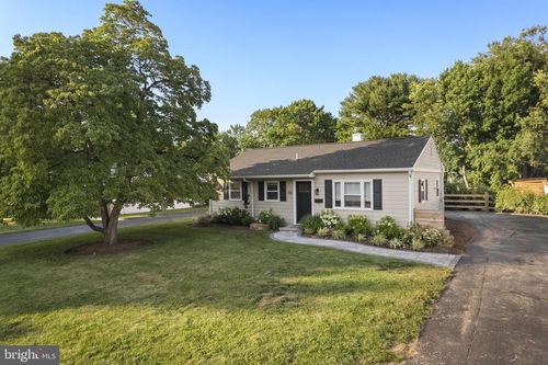 113 Manor Rd, PAOLI, PA, 19301-1810 | Card Image
