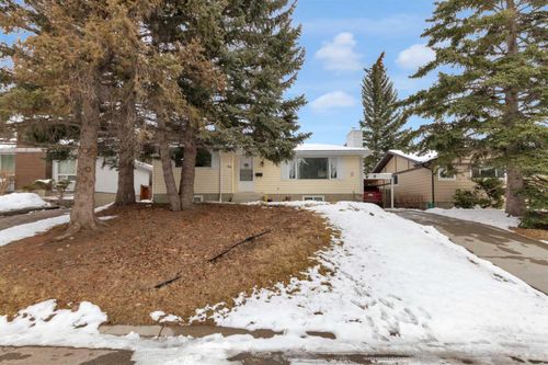60 Dalhurst Way Nw, Calgary, AB, T3A1N7 | Card Image