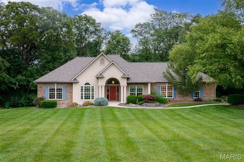 117 Autumn Oaks Ln, Highland, IL, 62249-3068 | Card Image