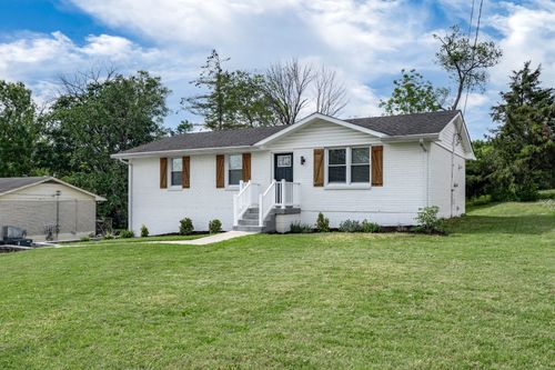 143 Evergreen Cir, Hendersonville, TN, 37075-2913 | Card Image