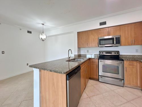 301-6450 Emerald Dunes Dr, West Palm Beach, FL, 33411-2755 | Card Image