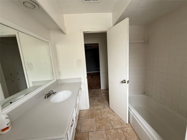 Primary bath | Image 14