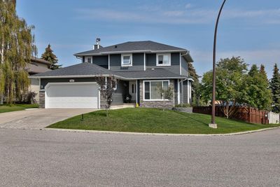 101 Straddock Cres Sw, House detached with 5 bedrooms, 3 bathrooms and 4 parking in Calgary AB | Image 1