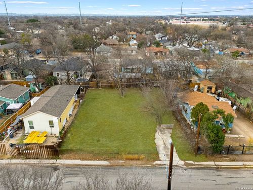 1017 Patton Blvd, San Antonio, TX, 78237-4246 | Card Image