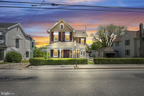 870 Baltimore St, HANOVER, PA, 17331-4130 | Card Image