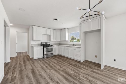 389 Mount Arbor St, Mc Farland, CA, 93250-1221 | Card Image