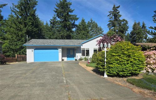 8955 Mclarey Ave, Black Creek, BC, V9J1A2 | Card Image