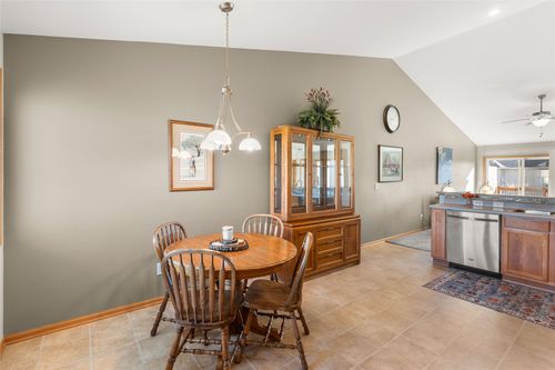 1021 Sw 47th Cir, Ankeny, IA, 50023-8266 | Card Image