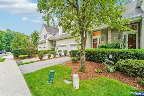 141 Greenway, Montvale, NJ, 07645 | Card Image