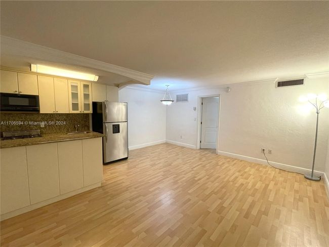 APT-39 - 3245 Virginia St, Condo with 1 bedrooms, 1 bathrooms and null parking in Coconut Grove FL | Image 8