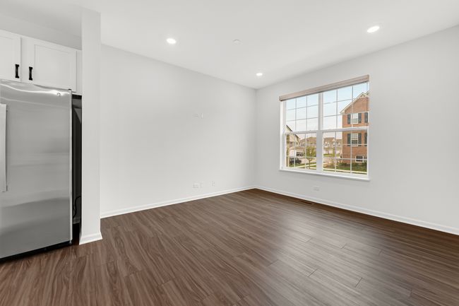 2026 Stuttle Rd, Townhouse with 2 bedrooms, 3 bathrooms and 4 parking in Batavia IL | Image 11