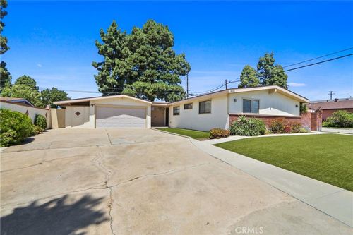 8951 Blossom Ave, Garden Grove, CA, 92841-3305 | Card Image
