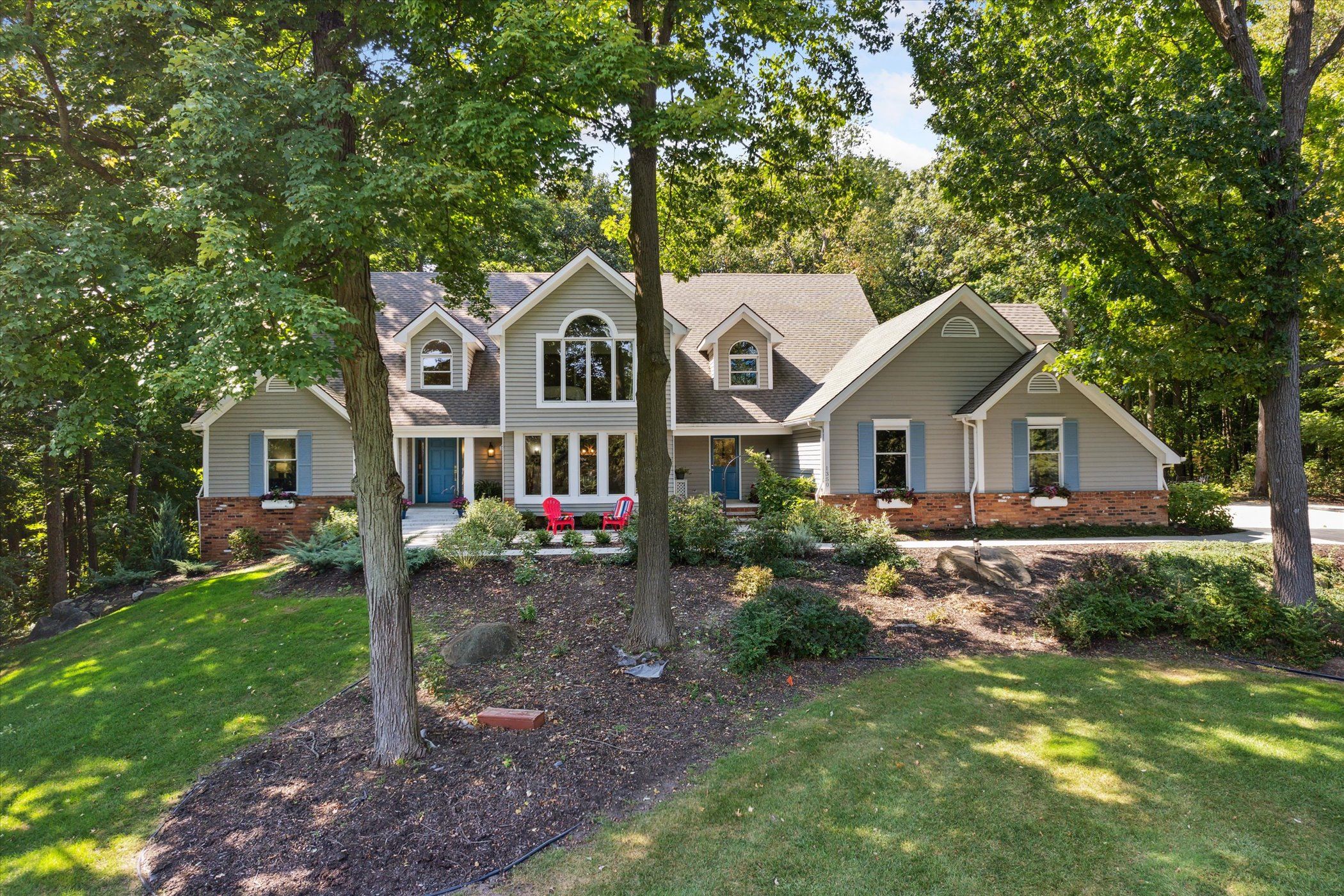 Huntcliff Ct, Milford, MI 48380