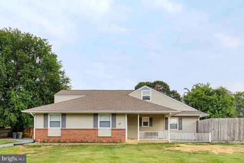 27 Prangs Ln, NEW CASTLE, DE, 19720-4035 | Card Image