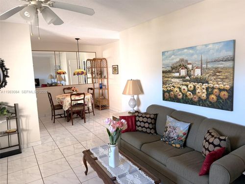 206-17000 Ne 14th Ave, North Miami Beach, FL, 33162-2842 | Card Image