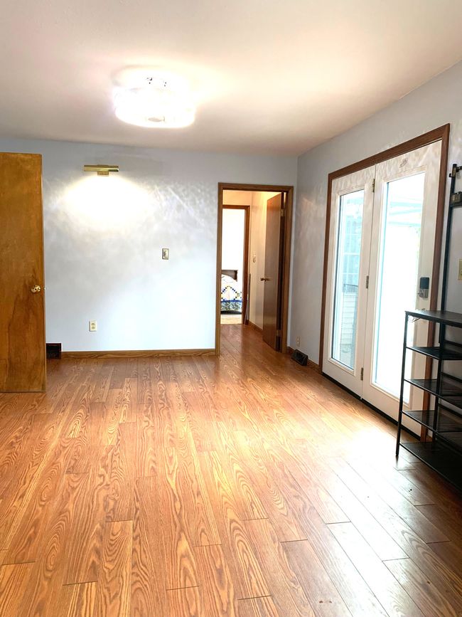 dining area , doors leading to the back yard | Image 14