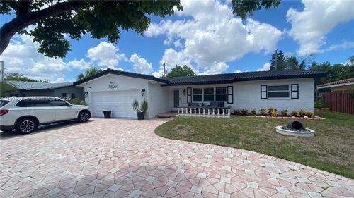 7809 Nw 40th Ct, Coral Springs, FL, 33065-1913 | Card Image