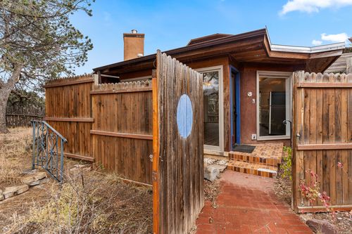c-138 Ridgecrest Dr, Santa Fe, NM, 87505-6343 | Card Image