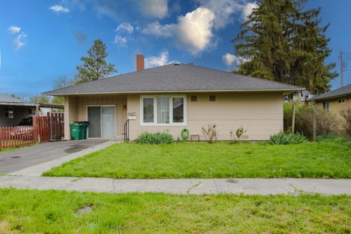 2427 Eberlein Ave, Klamath Falls, OR, 97601-3507 | Card Image