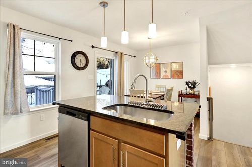 17 Hawley Ct, READING, PA, 19606-5000 | Card Image