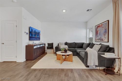 534 Thistleberry Ave, Henderson, NV, 89044-1070 | Card Image