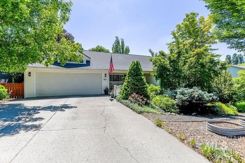 801 Conestoga Dr, Moscow, ID, 83843-2489 | Card Image